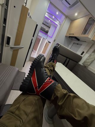 Teniskozřout už není jen o teniskách! Je hlavně o obuvi pro všechny! Možná jsi narazil na můj e-shop úplnou náhodou a...